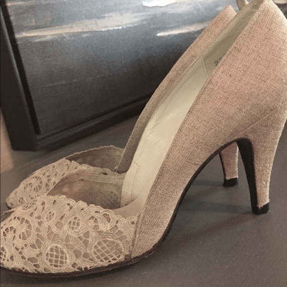 Stuart Weitzman Ecru Chantelle Lace Heels, Sz 7N - Picture 4 of 5
